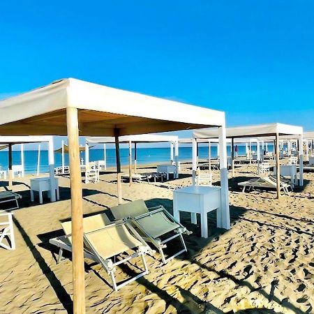 Regina Del Mare Holiday Apartments Tirrenia Eksteriør bilde