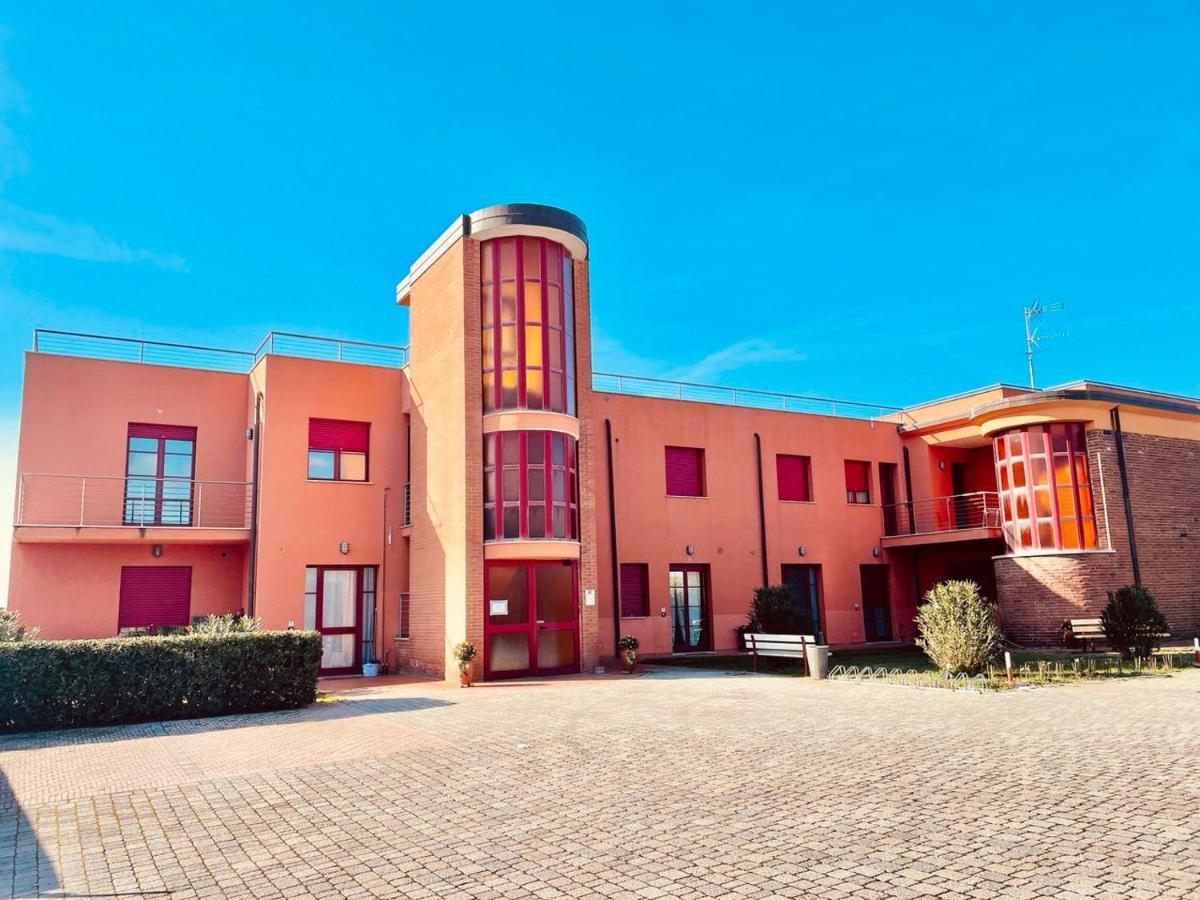 Regina Del Mare Holiday Apartments Tirrenia Eksteriør bilde