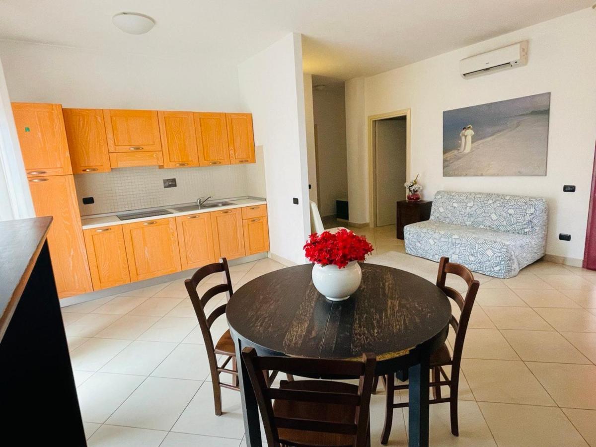 Regina Del Mare Holiday Apartments Tirrenia Eksteriør bilde
